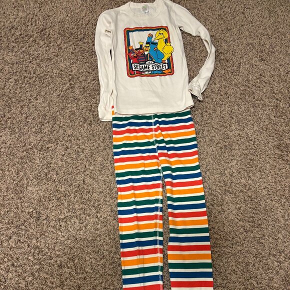 Sesame Street X Hanna Andersson Pajama Set 150 CM US Size 12 Big Bird Bert Ernie - Picture 1 of 3